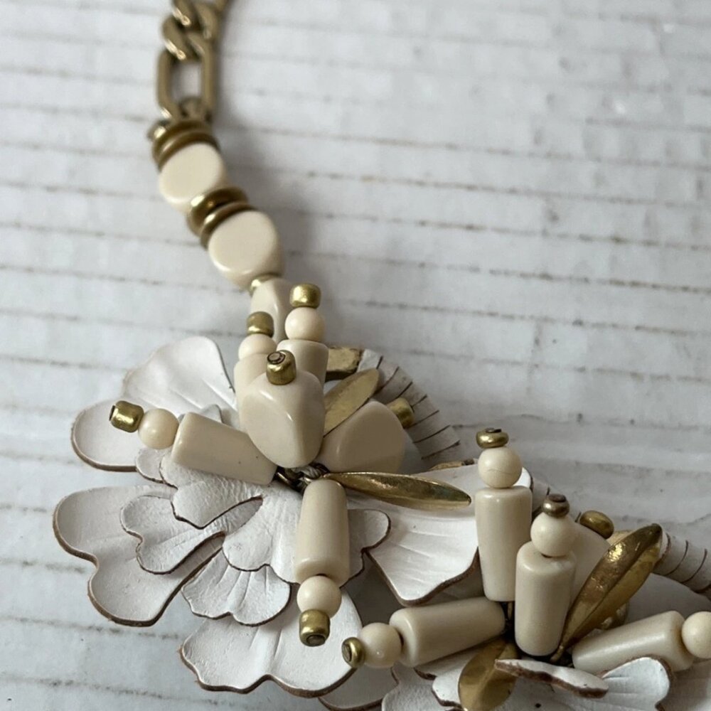 Stella & Dot Floral Statement Necklace Cream Gold Wedding Bib Necklace - Picture 5 of 14